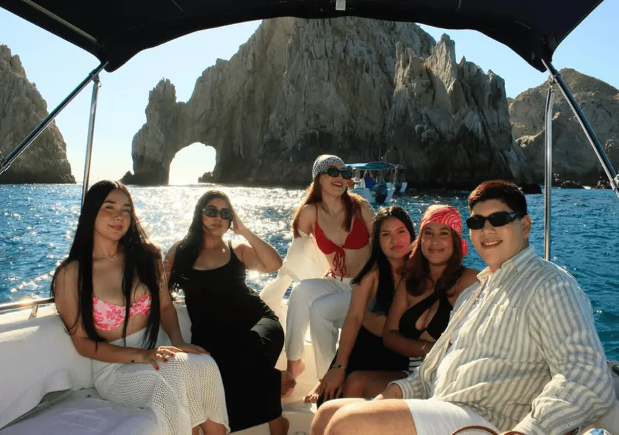1 Hour Private Yacht Experience in Los Cabos