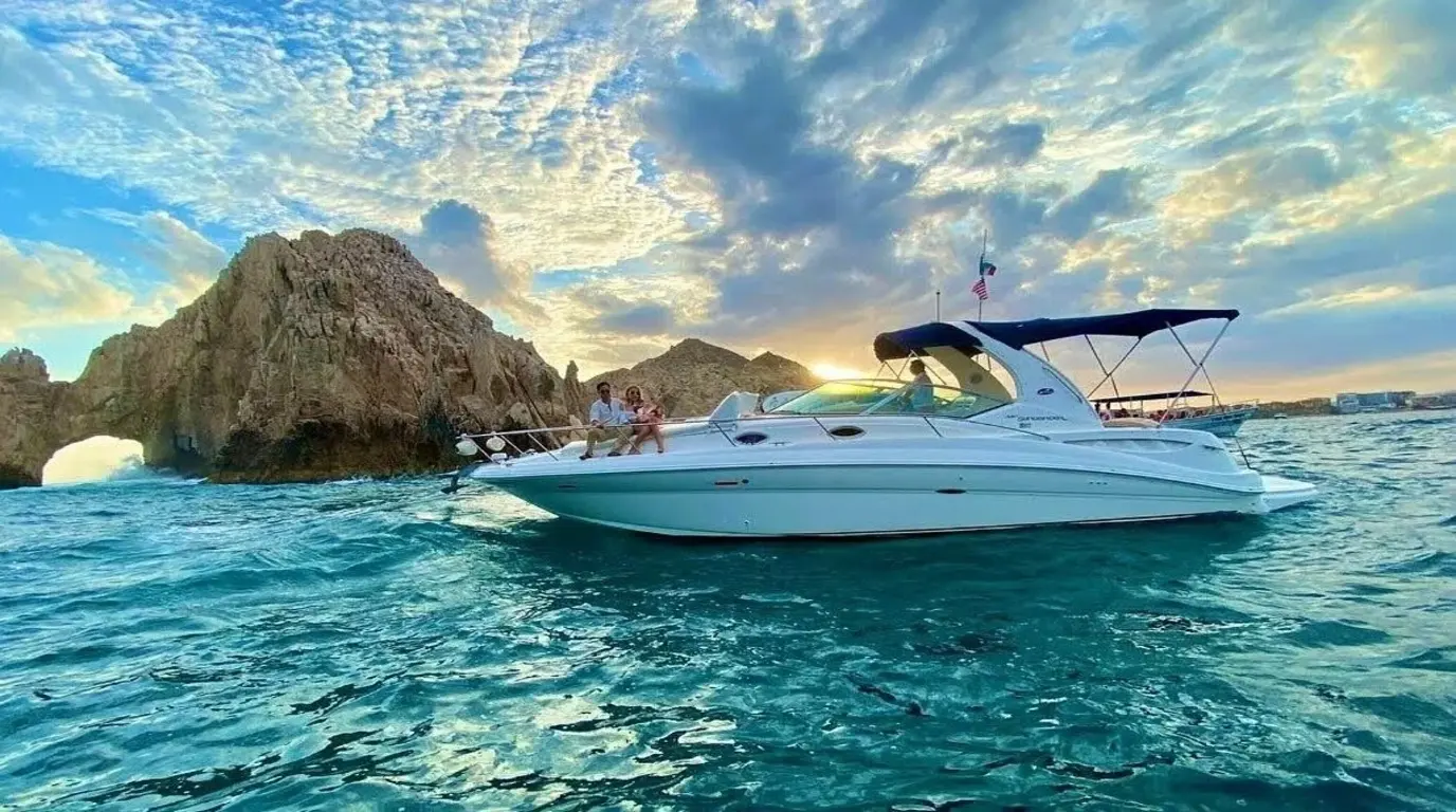 Cabo Boat Adventures – Luxury Yacht & Catamaran Tours