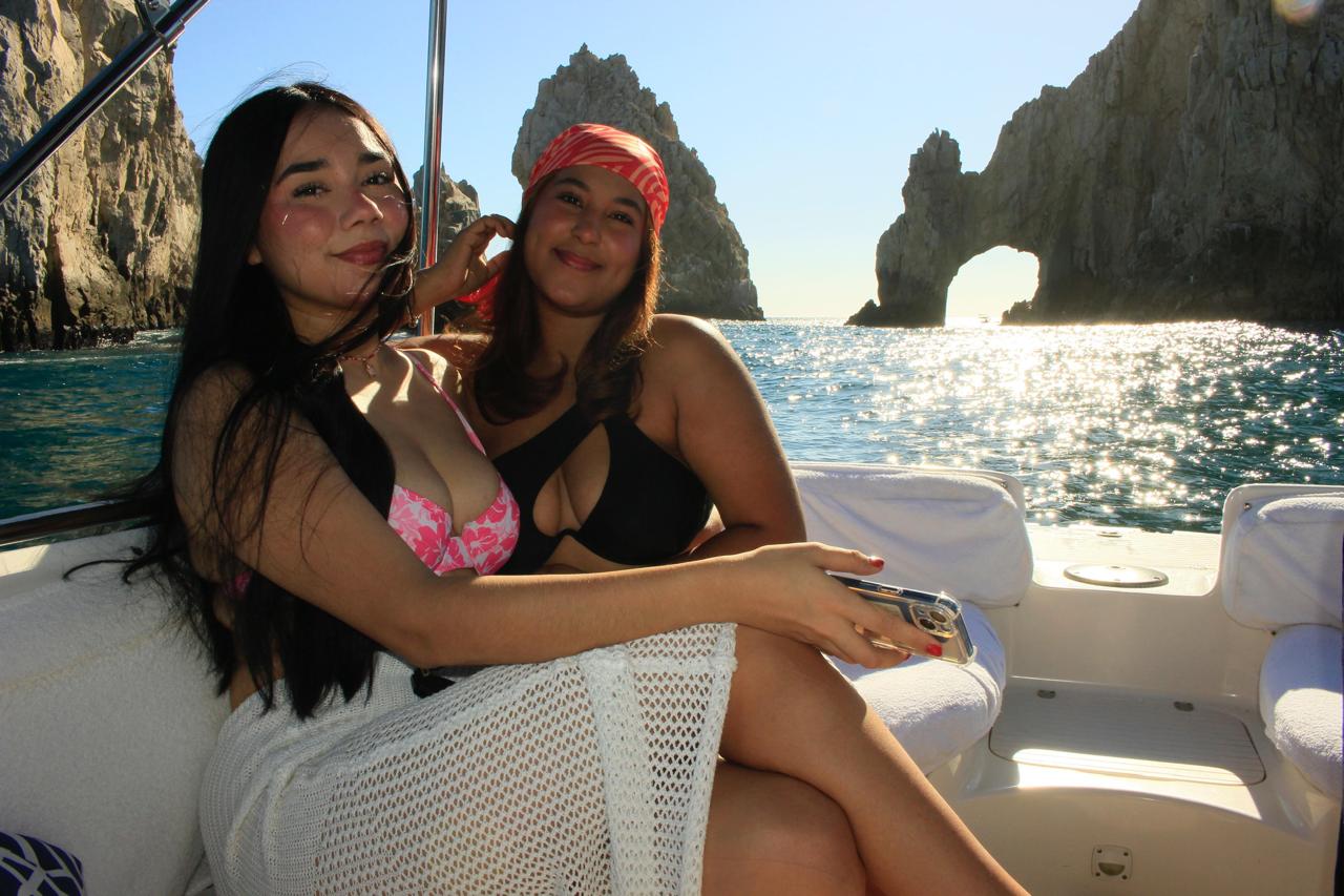 cabo-arch-yacht-experience-by-boat-trips-Infinity 28
