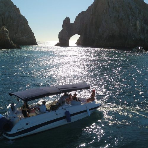 boat-trips-los-cabos-sunset-yacht-cruise-Infinity 28