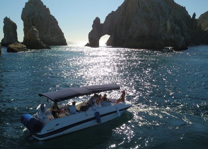 boat-trips-los-cabos-sunset-yacht-cruise-Infinity 28
