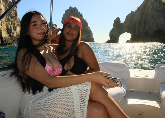 cabo-arch-yacht-experience-by-boat-trips-Infinity 28