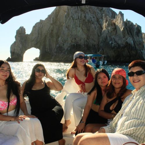 cabo-private-yacht-charter-with-friends-Infinity 28