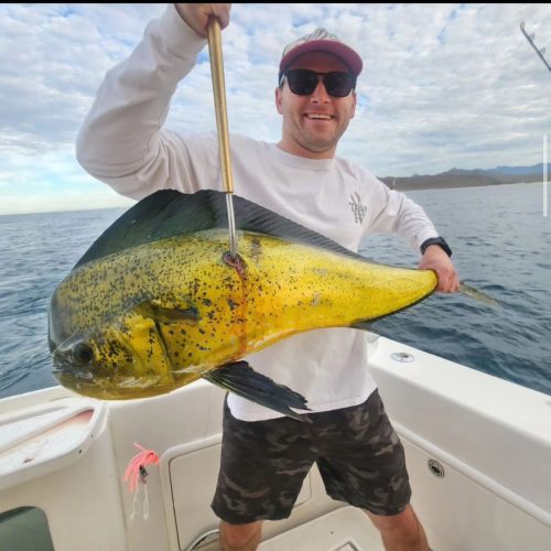 experienced-fishing-crew-los-cabos-deep sea