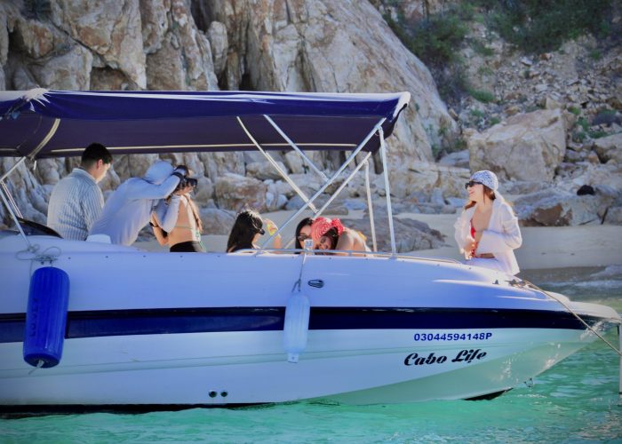 family-private-yacht-tour-cabo-san-lucas-Infinity 28