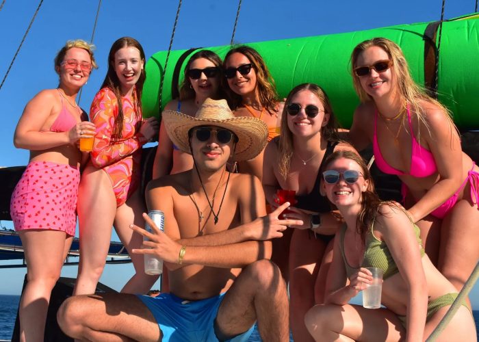 friends-on-catamaran-los-cabos