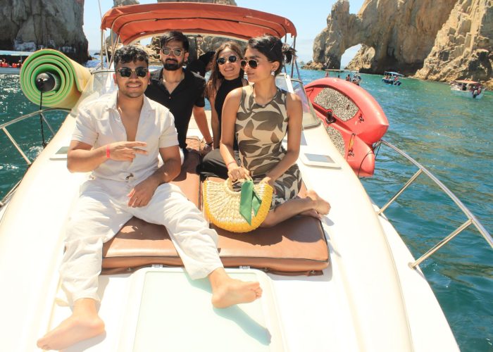 friends-on-deck-boat-trips-los-cabos-infinity-32