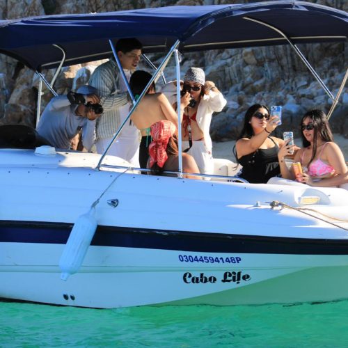 los-cabos-private-yacht-tour-boat-trips-Infinity 28