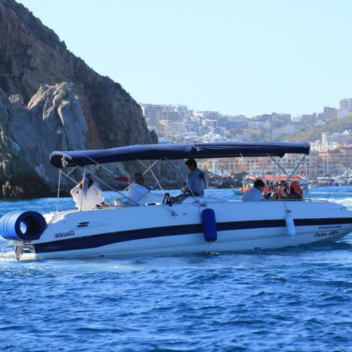 los-cabos-yacht-cruising-on-blue-water-Infinity 28